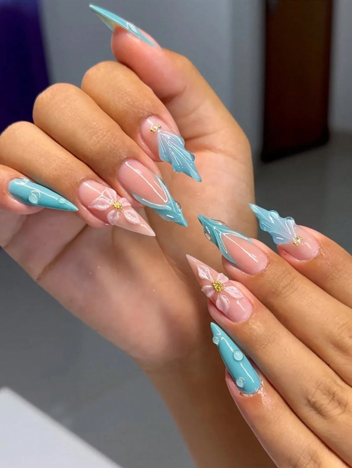 Water Babe - 24 Set of Almond Shaped Press on Nails